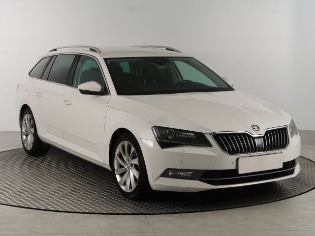 Škoda Superb 2016