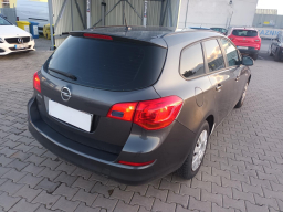 Opel Astra 2011