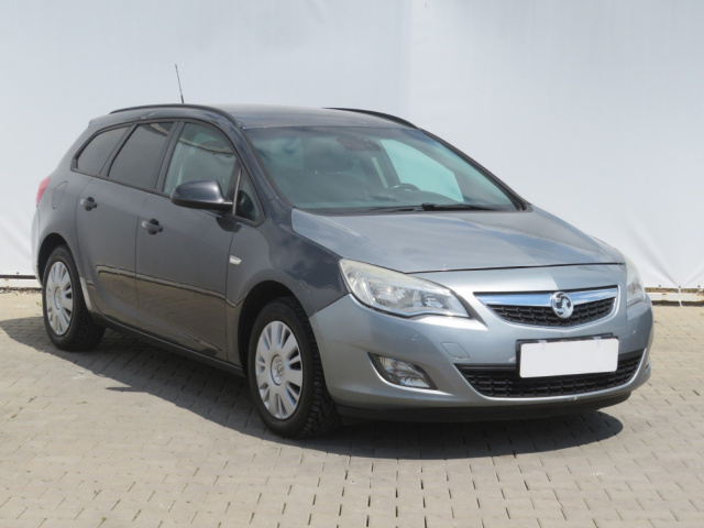 Opel Astra 2011