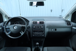 Volkswagen Touran 2011