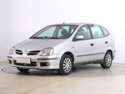 Nissan Almera Tino 2006
