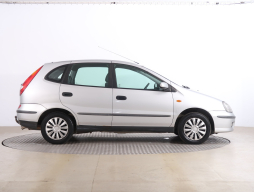 Nissan Almera Tino 2006