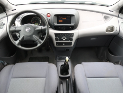 Nissan Almera Tino 2006