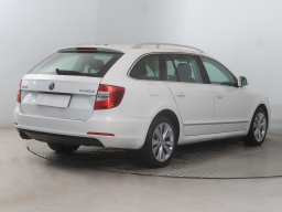 Škoda Superb 2013