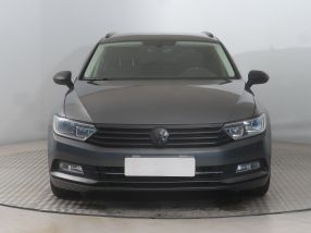 Volkswagen Passat - 2015