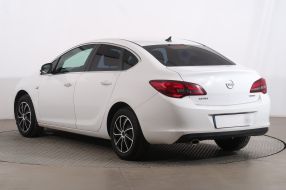Opel Astra - 2013