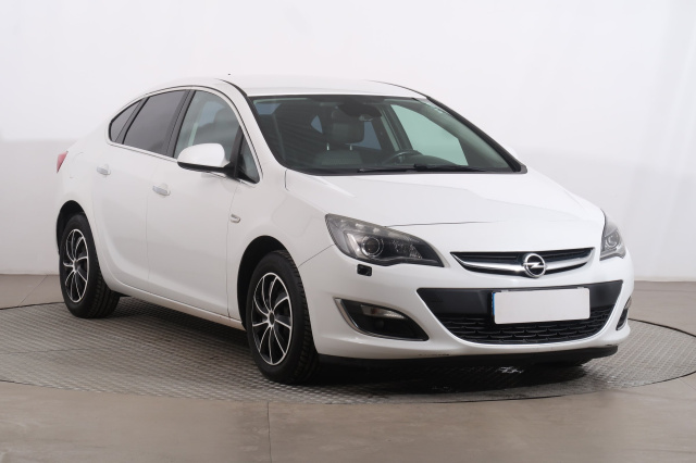 Opel Astra 2013