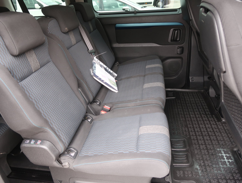 Peugeot Traveller