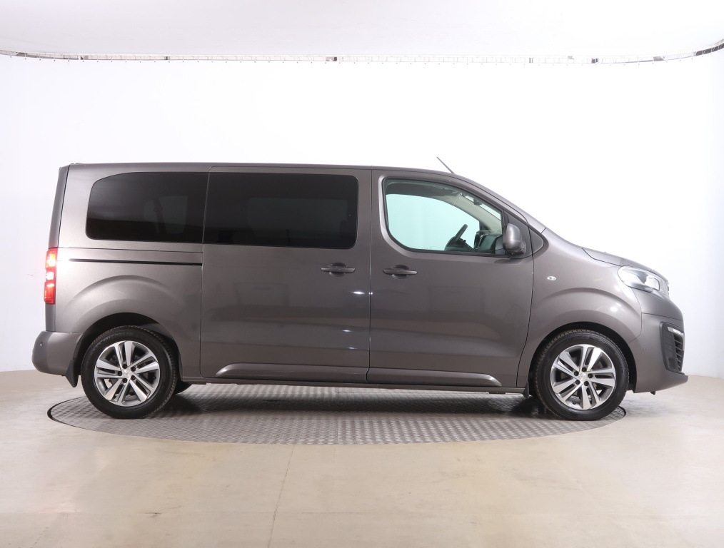 Peugeot Traveller
