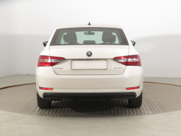 Škoda Superb 2016