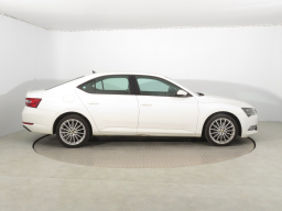 Škoda Superb 2016