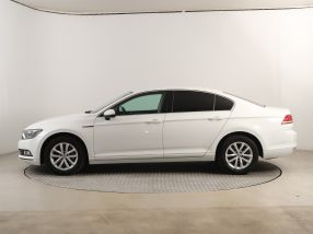 Volkswagen Passat - 2015
