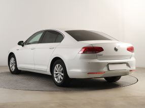 Volkswagen Passat - 2015