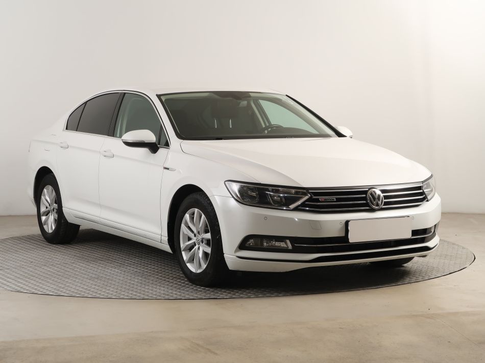 Volkswagen Passat - 2015