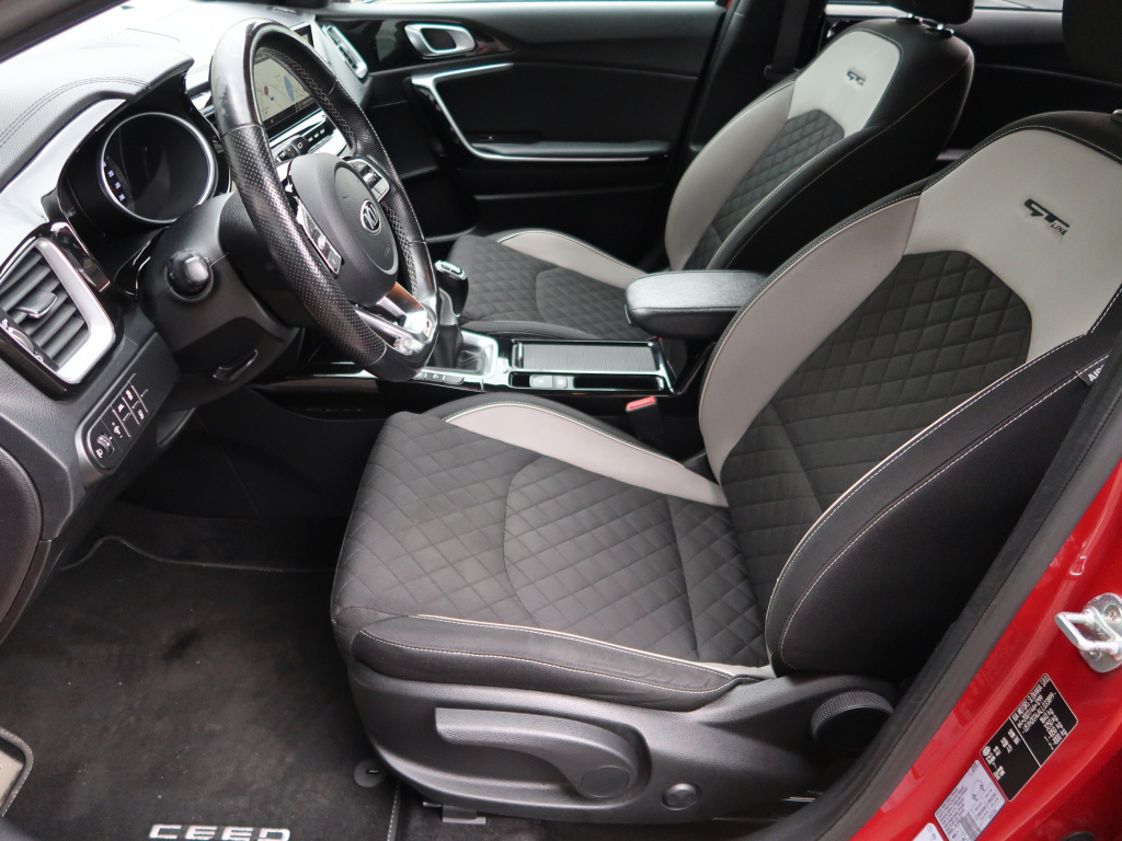 Kia ProCeed
