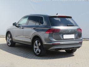 Volkswagen Tiguan - 2016