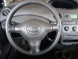 Toyota Yaris 2004