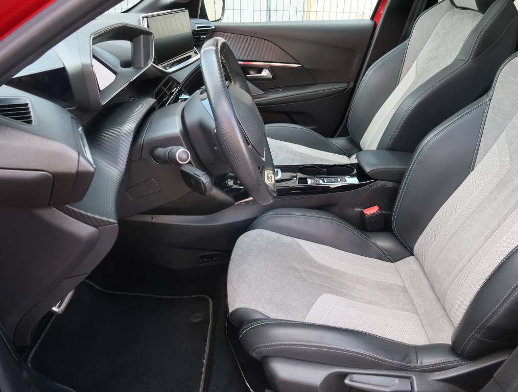 Peugeot e-208