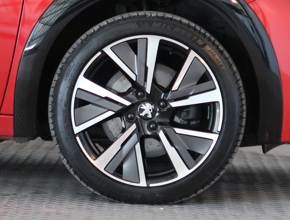 Peugeot e-208