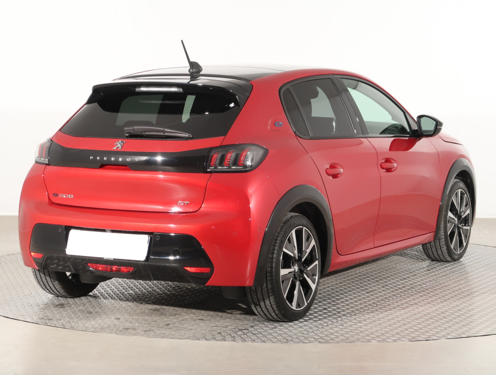 Peugeot e-208