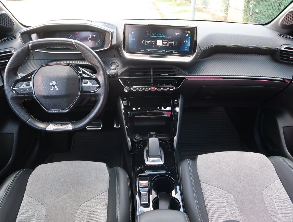 Peugeot e-208