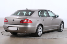 Škoda Superb 2013