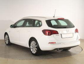 Opel Astra - 2013