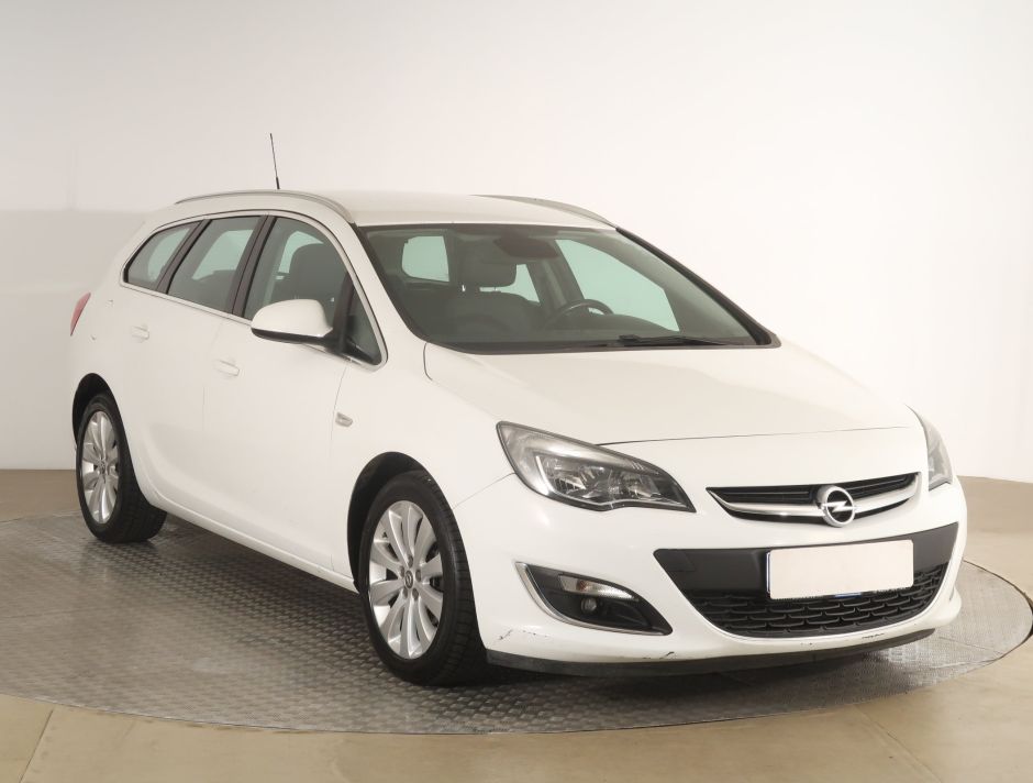Opel Astra - 2013