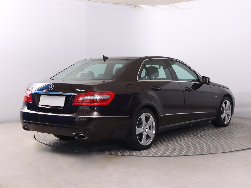 Mercedes-Benz E