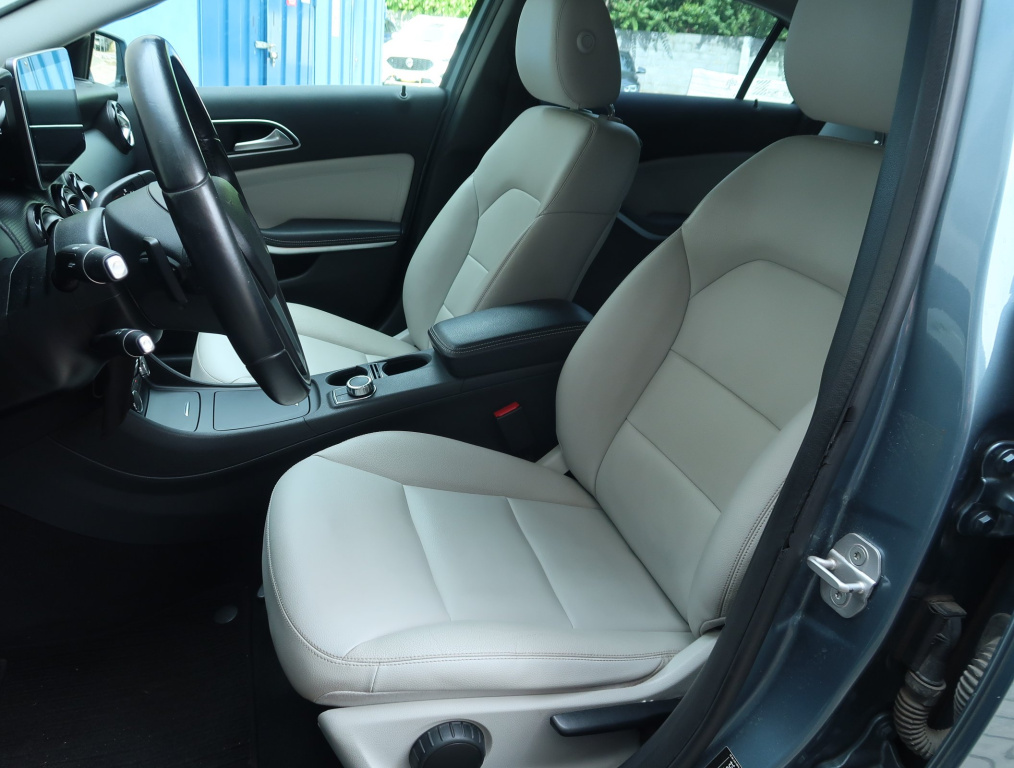 Mercedes-Benz A