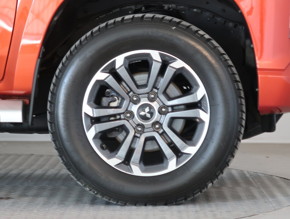 Mitsubishi L200