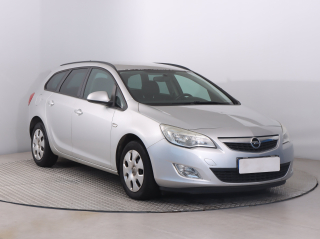 Opel Astra, 2011