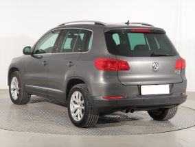 Volkswagen Tiguan - 2012