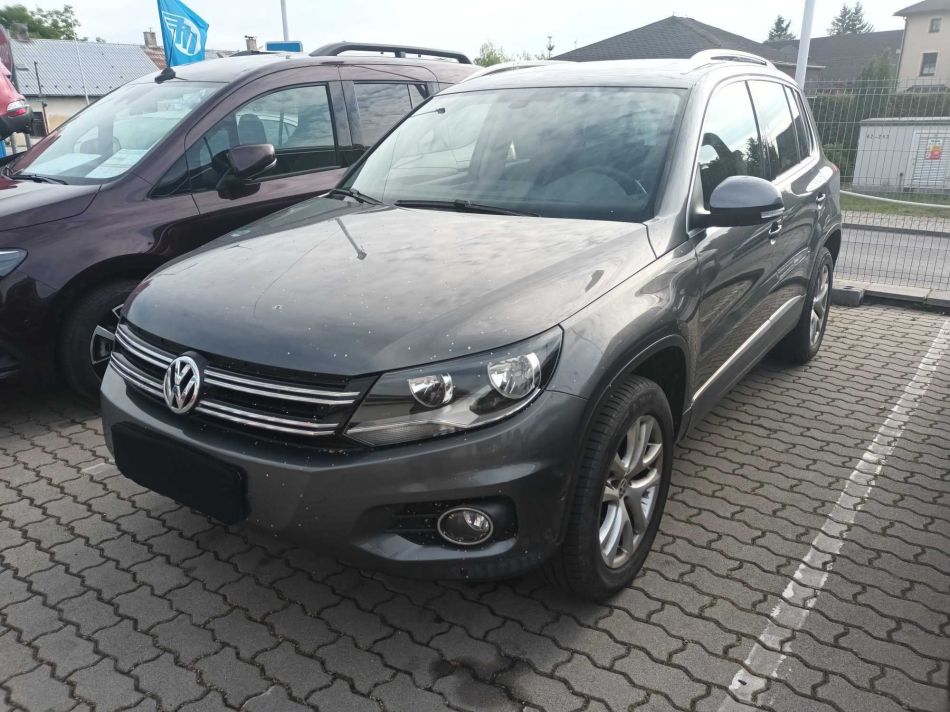 Volkswagen Tiguan - 2012