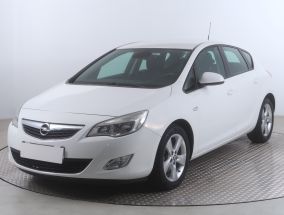 Opel Astra - 2010