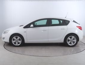 Opel Astra - 2010