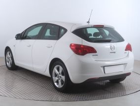 Opel Astra - 2010
