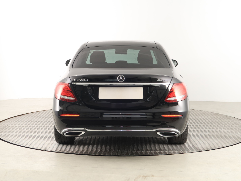 Mercedes-Benz E