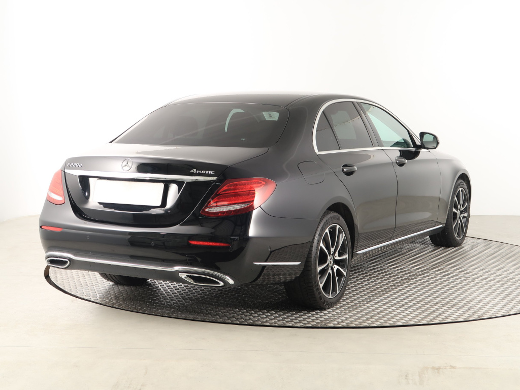 Mercedes-Benz E