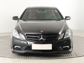 Mercedes-Benz E - 2010
