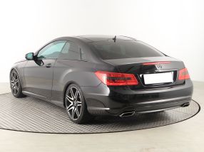 Mercedes-Benz E - 2010
