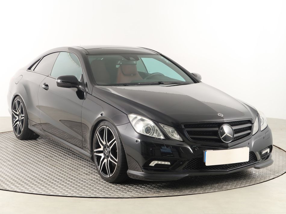 Mercedes-Benz E - 2010