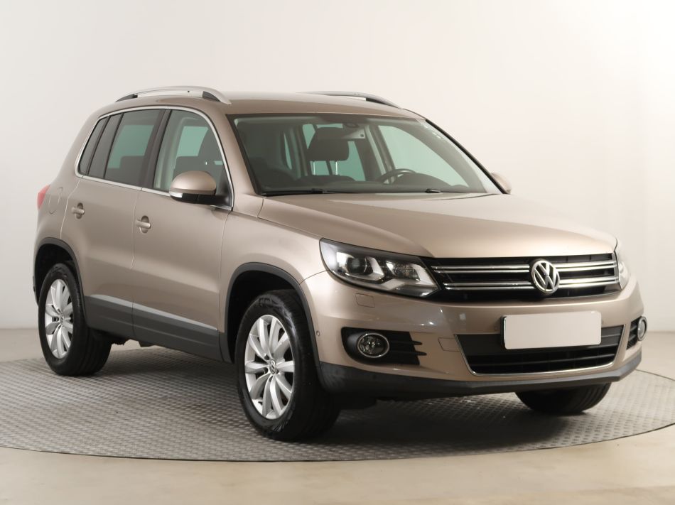 Volkswagen Tiguan - 2012