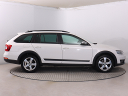 Škoda Octavia Scout 2015