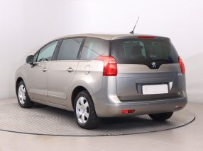Peugeot 5008 - 2010