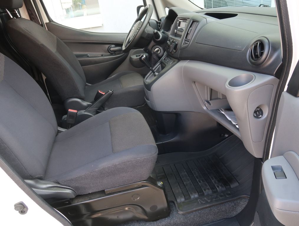 Nissan NV200