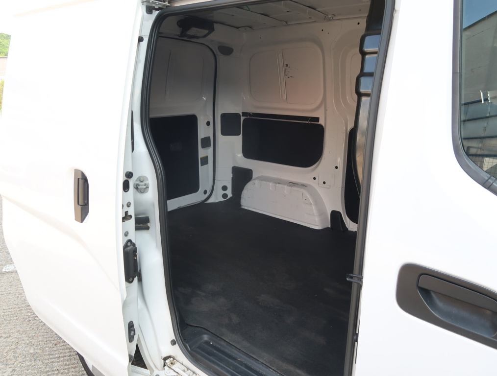 Nissan NV200