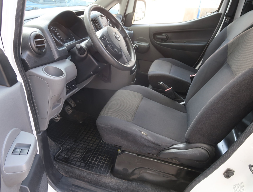 Nissan NV200