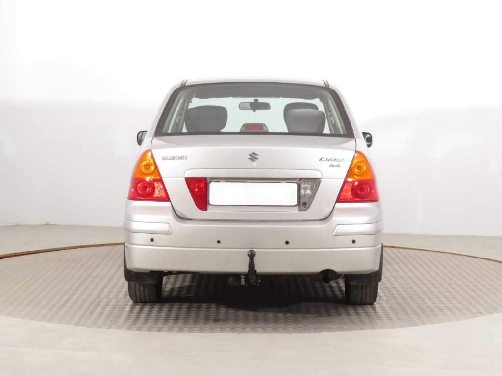 Suzuki Liana