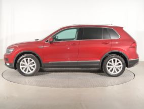 Volkswagen Tiguan - 2016